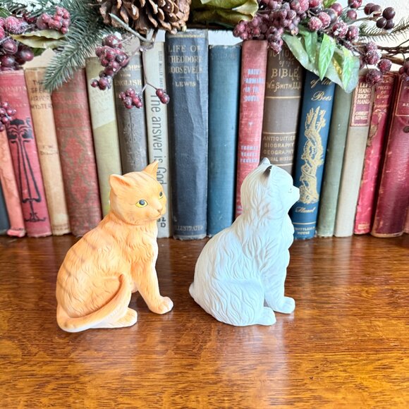 2 Vintage Porcelain Cats - Picture 10 of 13